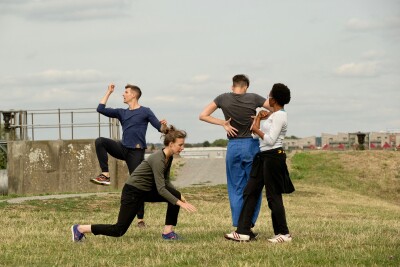 Photo: Teresa Elwes Fearghus with Annie Hanauer, Isabella Oberlander and Wanjiru Kamuyu - Walthamstow Wetlands Residency 2017/18